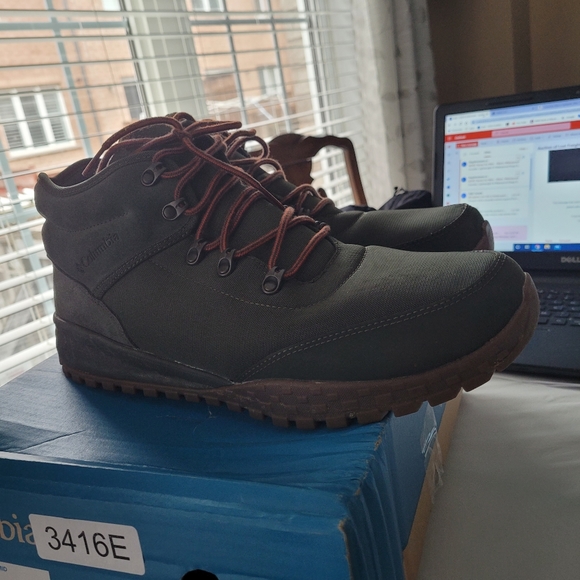 Man's boots Size 15 - Picture 5 of 11